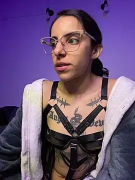 XXX chat uživo modela Poison_Ivy_29