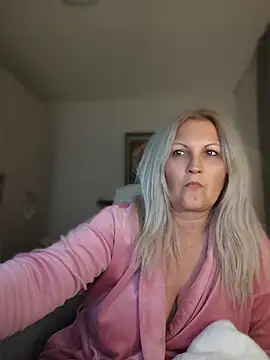 Chat XXX ao vivo de Divineblond