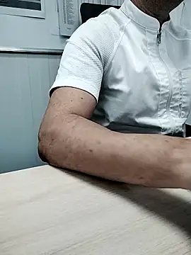 charlyporno22's Live XXX Chat