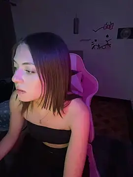 دردشة PrettyAmber الجنسية المباشرة