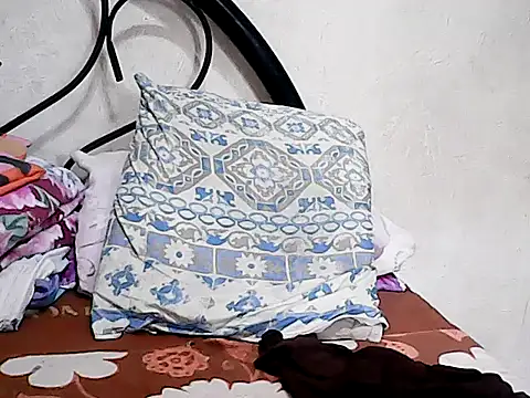 XXX chat uživo modela HornyPussie69