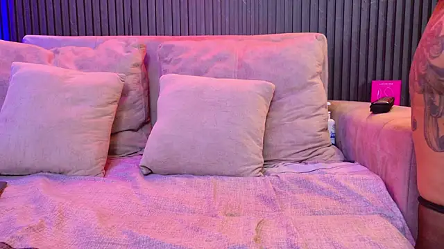 HannaMiller01_ Webcam Show