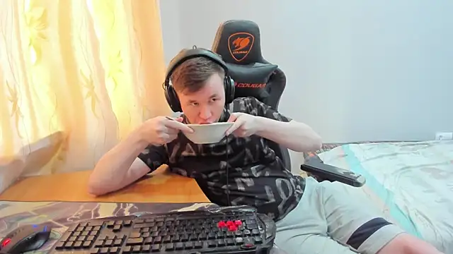 iliaskrislove – Kamerová šou