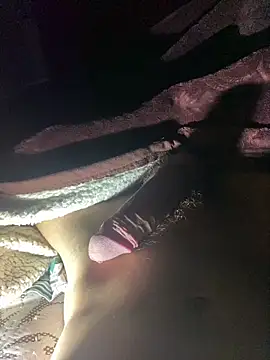 Show de novinhoroludo8 na webcam