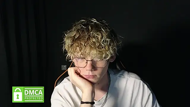 Keytaro 现场XXX聊天