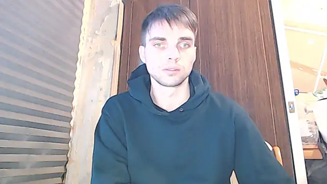 Show modela WeGiveJoy na web-kameri