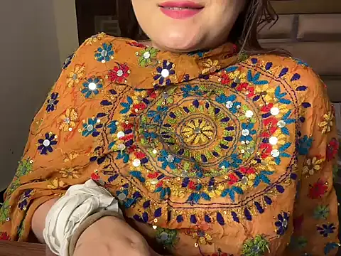 Hersheykaur 现场XXX聊天