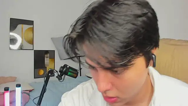 Chat +18 de Thom_Ohtani ao vivo