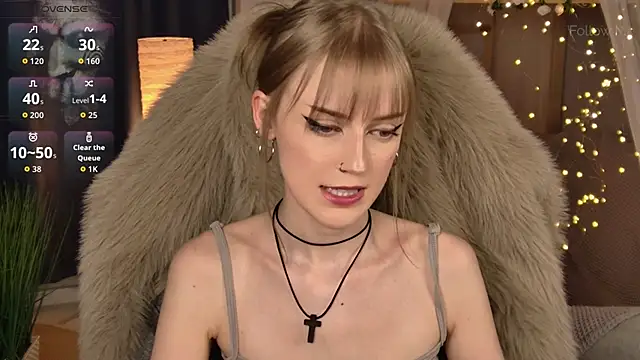 KiraMontoya's Live XXX Chat