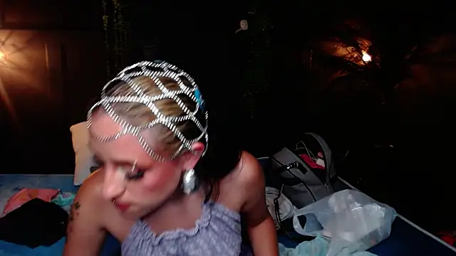 melodygirl2__: διαδικτυακό σόου στην κάμερα