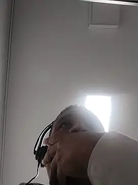 Show modela danigarci2307 na web-kameri