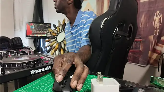 Triggerhappycj100 webkamerás műsora