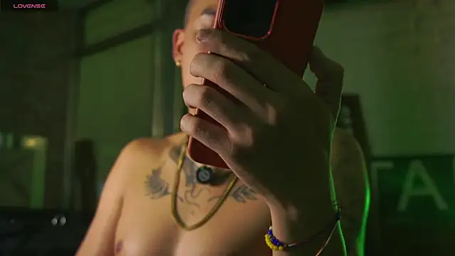 AlphaMasterXxx – Naživo XXX chat