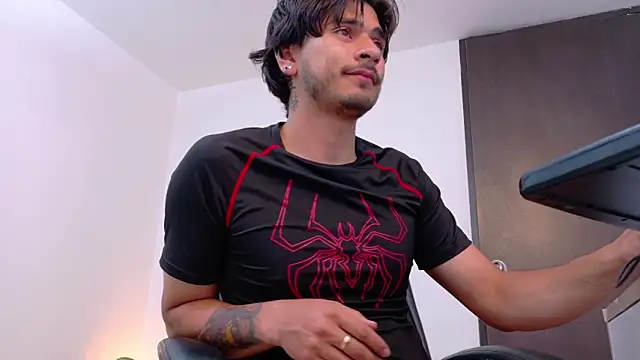 Elian_savoy লাইভ XXX চ্যাট