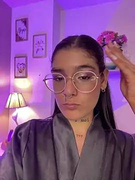 LauraRaider Pertunjukan Webcam