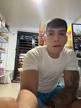 OliverWest04 现场XXX聊天