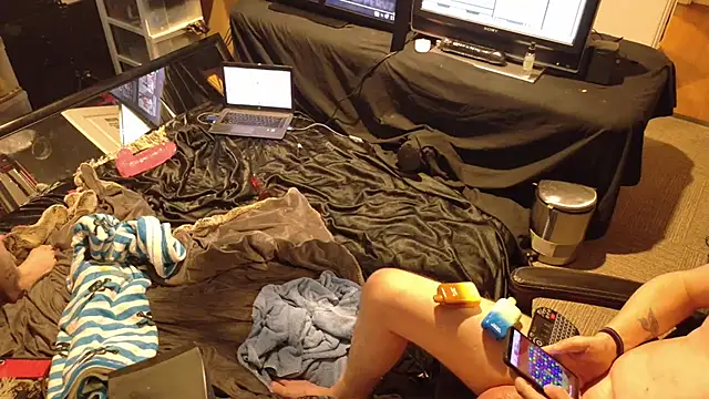 AQuickPhyx's Live XXX Chat