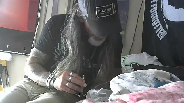 crassanova: διαδικτυακό σόου στην κάμερα