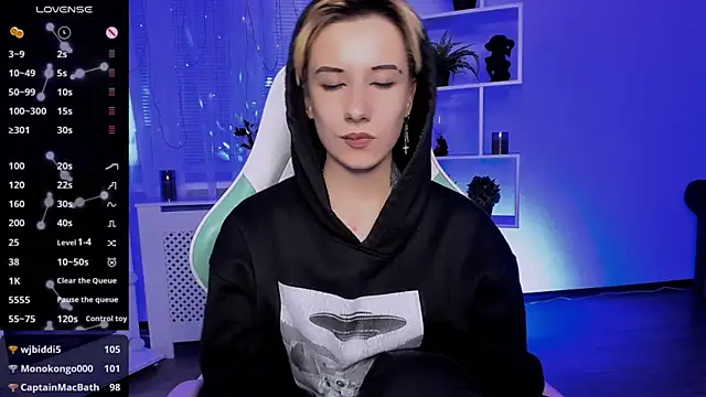 XXX chat uživo modela _Rein_ramm