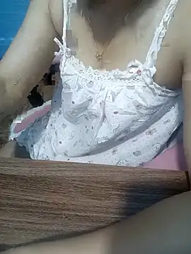 Lella_01 在線直播表演