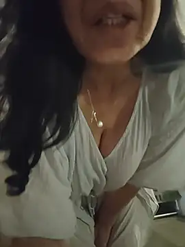 Chat XXX en directo de NakedMILFx