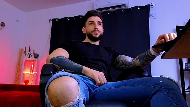 MightyAaron66 Webcam show