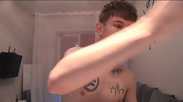 Pokazy przed kamerką – Fredd_Xanders