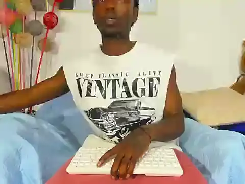 Chat +18 de pipe_monstercock ao vivo