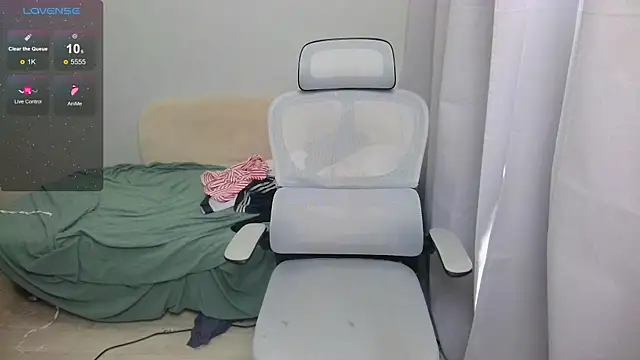 LeonBoykisser Show in webcam