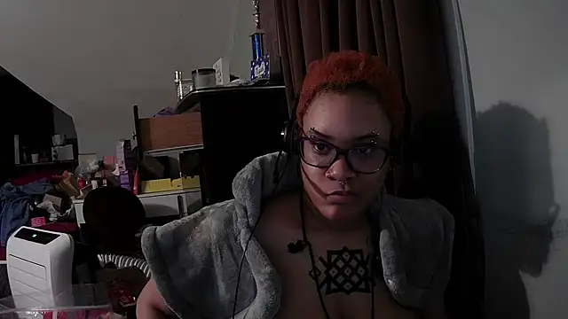 nickytheehawtie Chat XXX in diretta