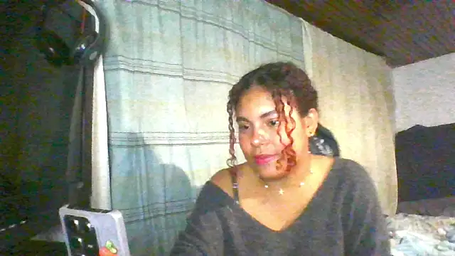 ashly_lonsoon Show in webcam