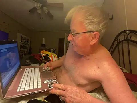 jck1m0t: διαδικτυακό σόου στην κάμερα