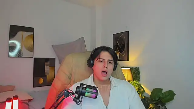 Thom_Ohtani Pertunjukan Webcam