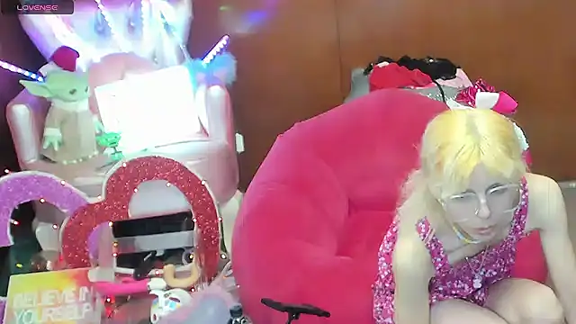 Skinygirln Live XXX chat