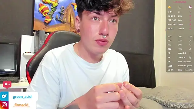 Pokazy przed kamerką – Green_acid01