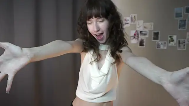 XXX chat uživo modela DellaLeck