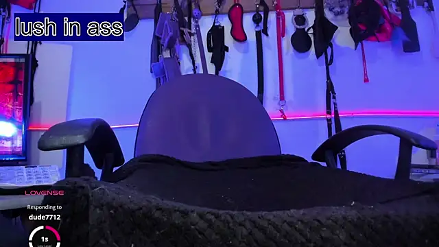 Show de LucyStrike_ na webcam