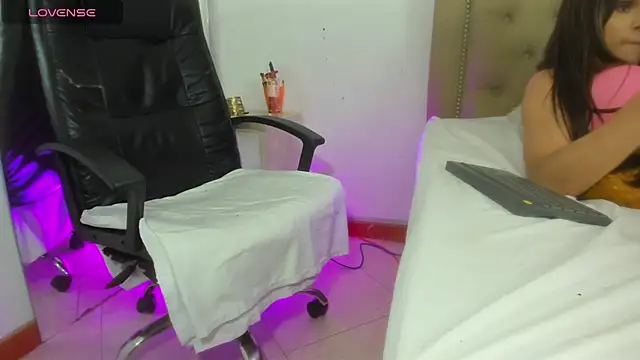 Chat XXX en directo de Adara_Ferrara