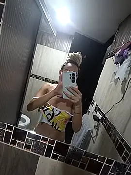 Chatroom XXX en direct de alaia_princess