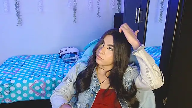 Lyaa_Cute Show in webcam