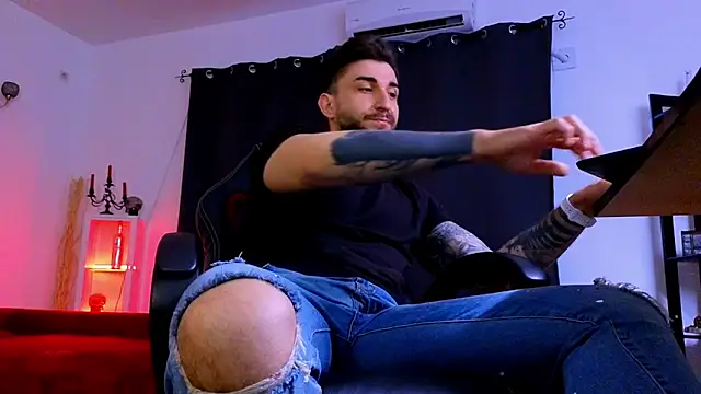 MightyAaron66 即時 XXX 聊天