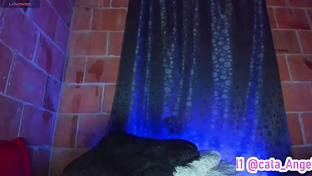 دردشة Cata-angel الجنسية المباشرة