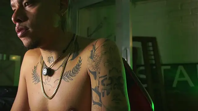 AlphaMasterXxx – Live XXX-chat