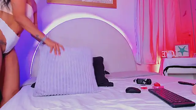 elsalondon Show in webcam