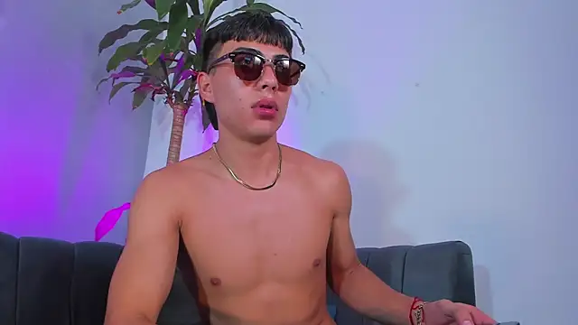 EthanSantorin Webbikameraesitys