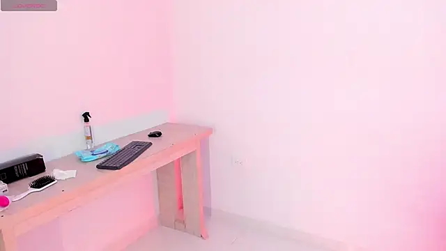 Emma_collins01 live XXX chat