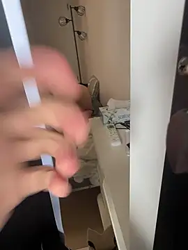 POCARI_SWEAT's Live XXX Chat