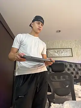 Pertunjukan Kamera Web Lander_Cruz