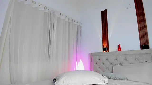 KatieBoison Adlı Modelin Canlı XXX Sohbeti