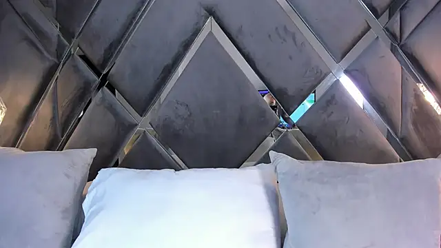 Ivonne_Millerr's Live XXX Chat